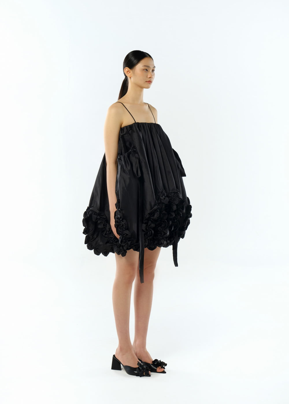 Scalloped Hem Gathered Dress with Scalloped Ruffles Black - Image 2